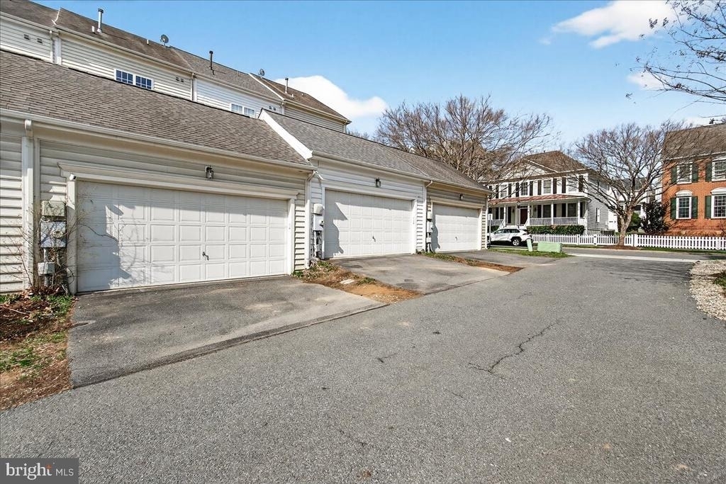 910 Featherstone Street - Photo 32
