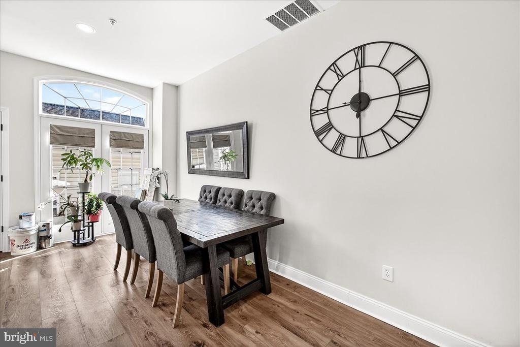 910 Featherstone Street - Photo 6