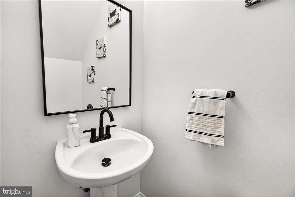 910 Featherstone Street - Photo 5