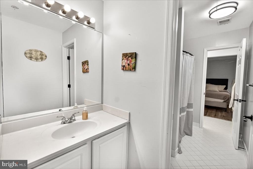 910 Featherstone Street - Photo 24