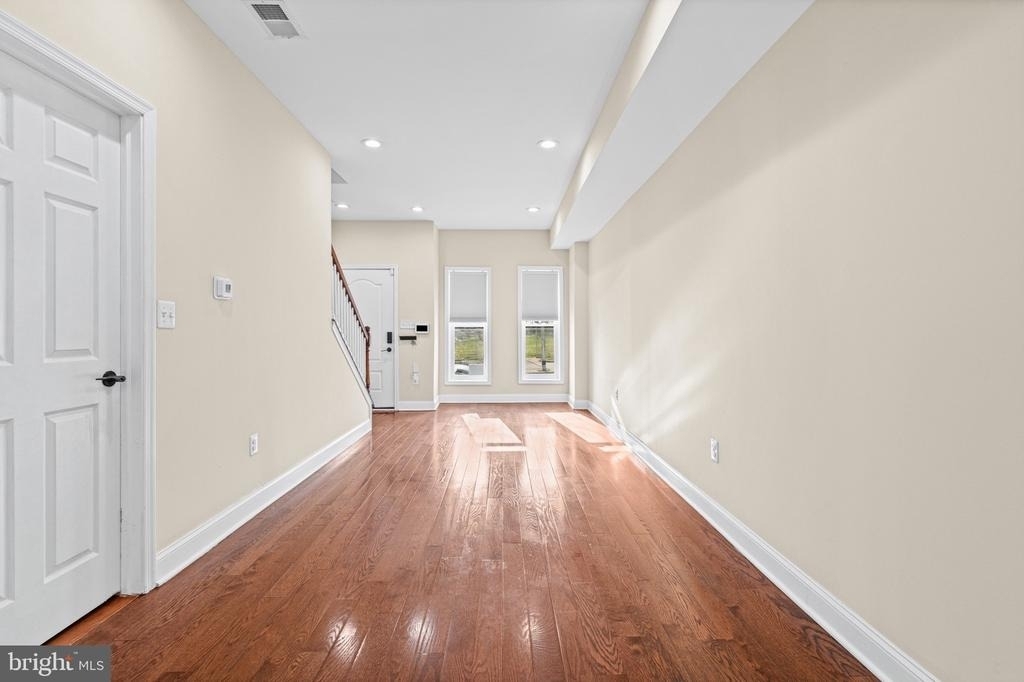 1307 N Patterson Park Avenue - Photo 5
