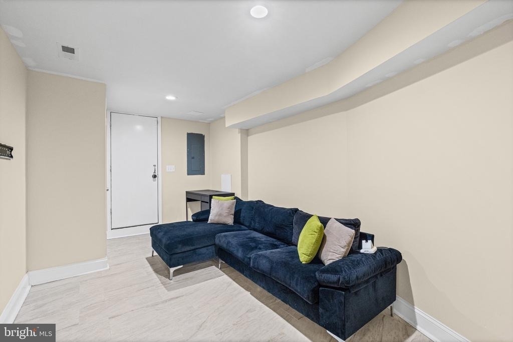1307 N Patterson Park Avenue - Photo 19