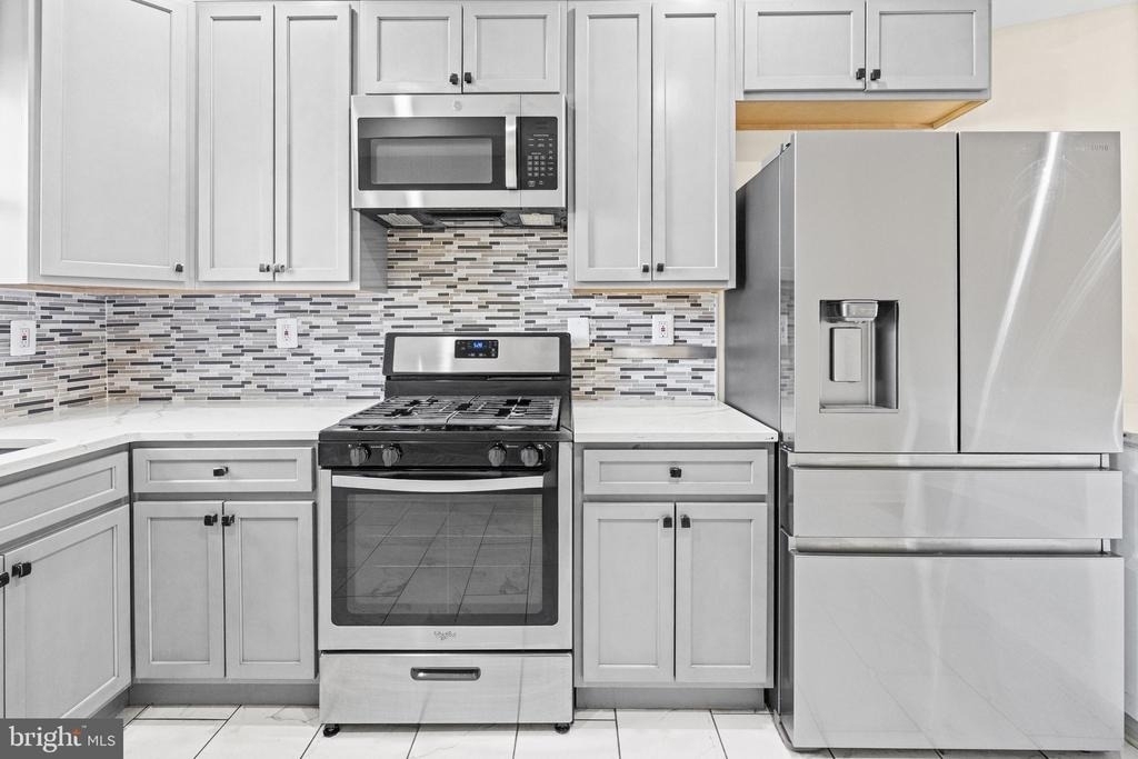 1307 N Patterson Park Avenue - Photo 4