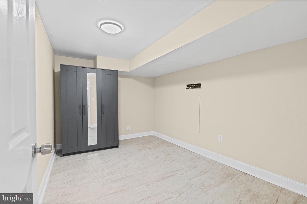 1307 N Patterson Park Avenue - Photo 17