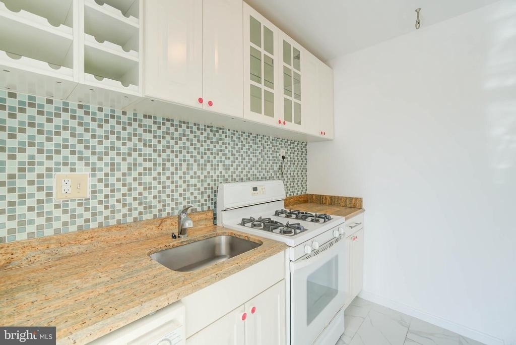 4201 Cathedral Avenue Nw - Photo 8