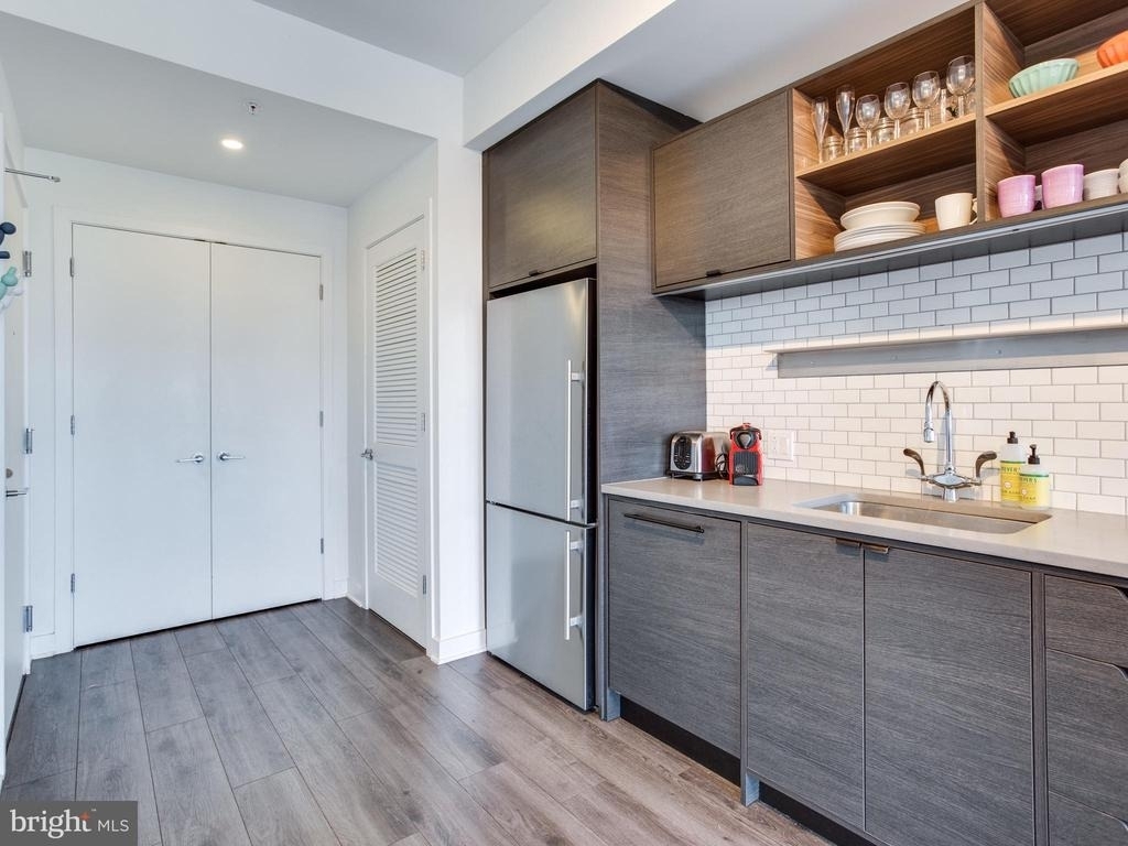 2030 Nw 8th Street Nw - Photo 2