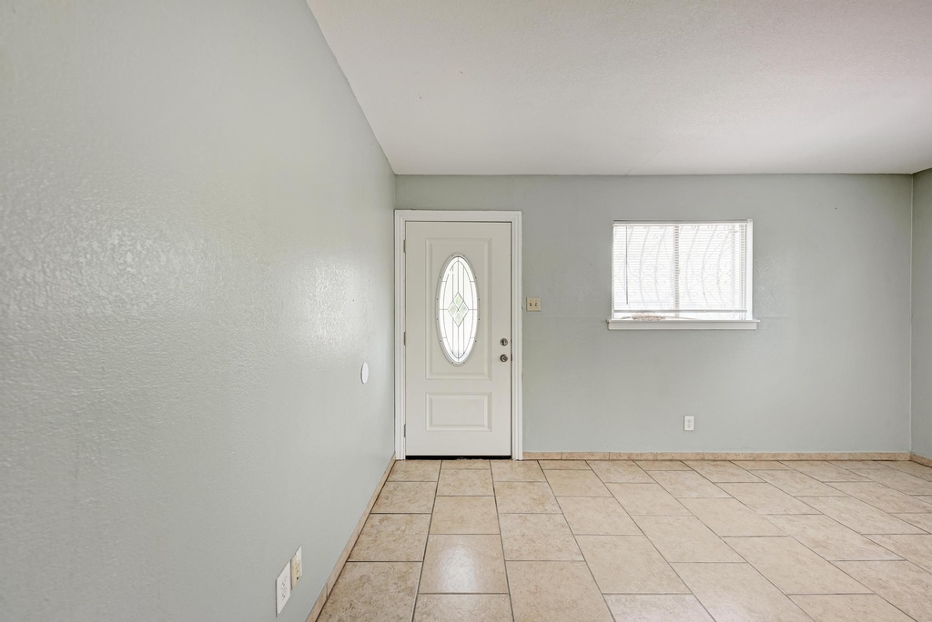 4701 Bandera Rd - Photo 4