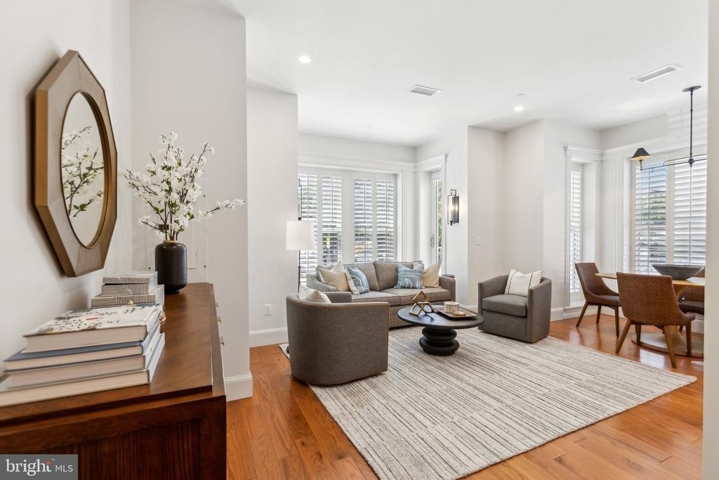 1641 R Street Nw - Photo 1