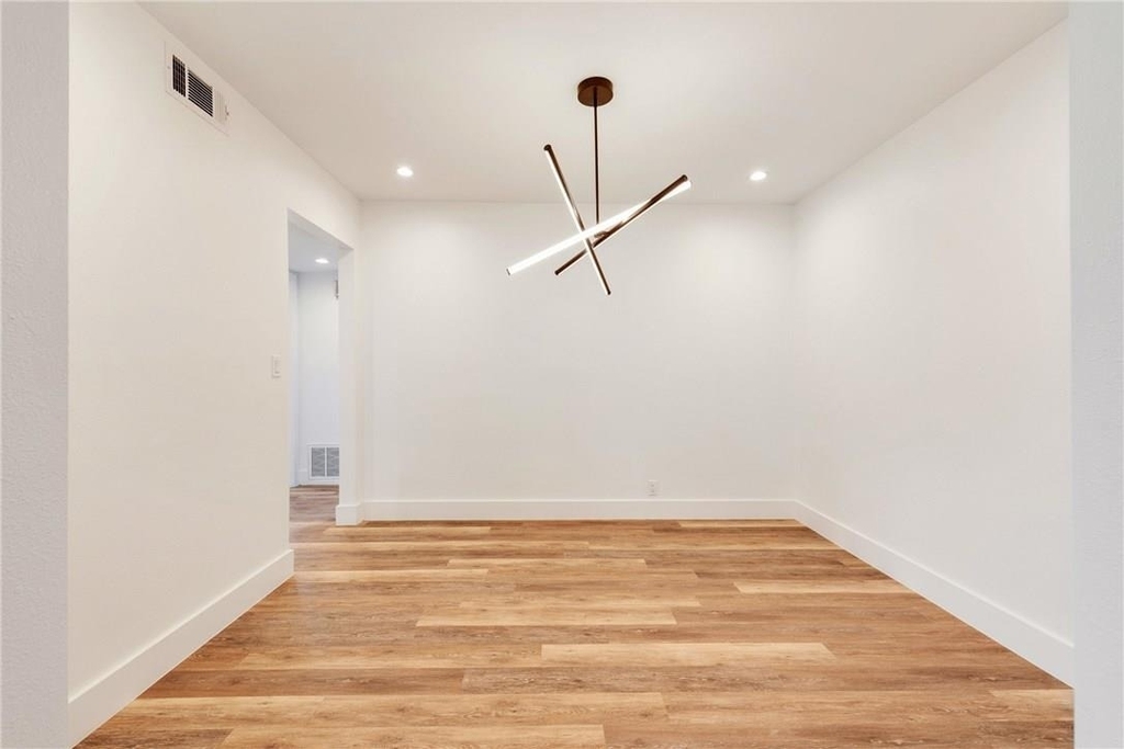 1021 E 45th St - Photo 14