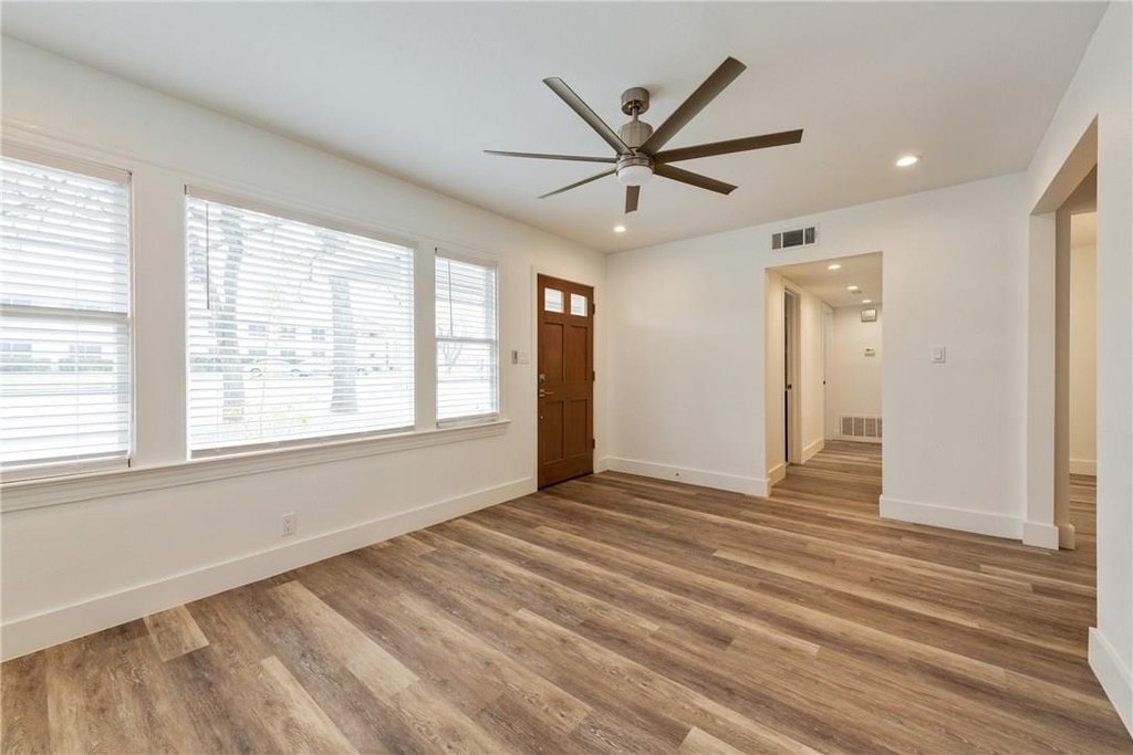 1021 E 45th St - Photo 13