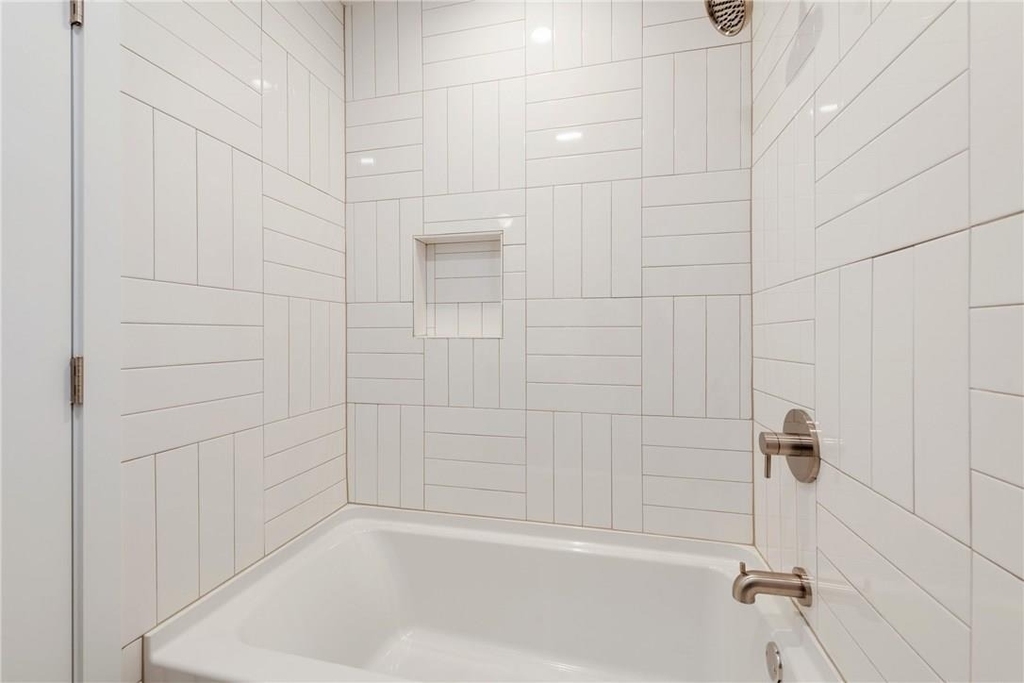 1021 E 45th St - Photo 22