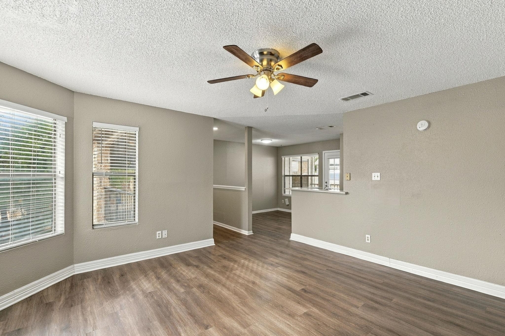 8804 Schick Rd - Photo 3