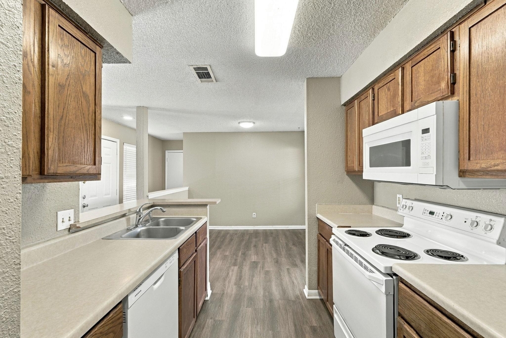 8804 Schick Rd - Photo 8