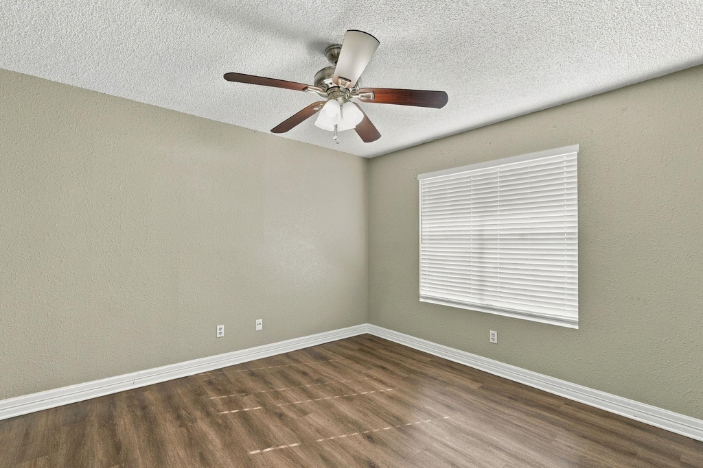 8804 Schick Rd - Photo 9