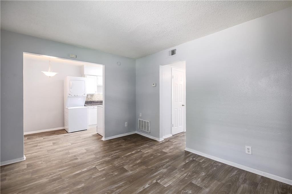 2401 Manor Rd - Photo 10
