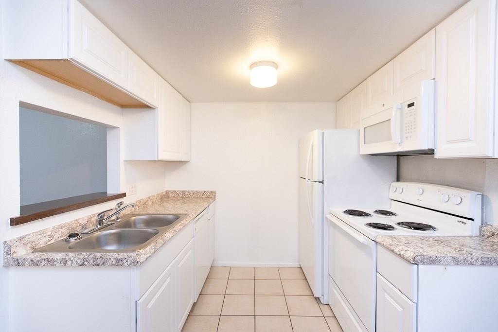 710 E Dean Keaton St - Photo 3