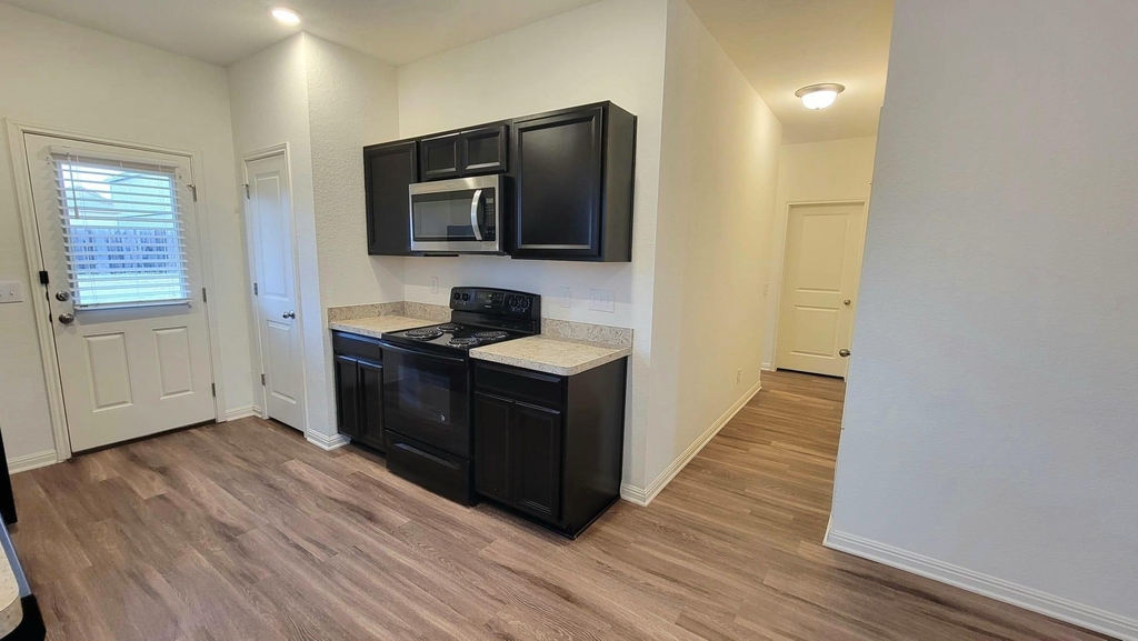 850 Bunton Reserve Blvd - Photo 3