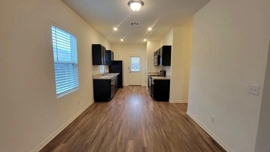 850 Bunton Reserve Blvd - Photo 1