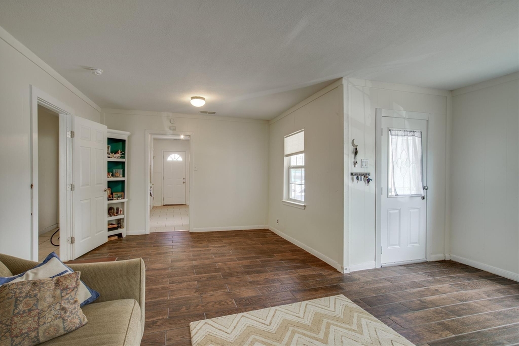 4615 Ribbecke Ave - Photo 5
