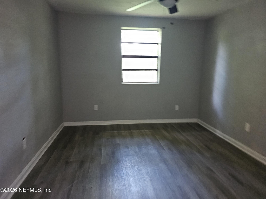 1407 W 31st Street - Photo 5