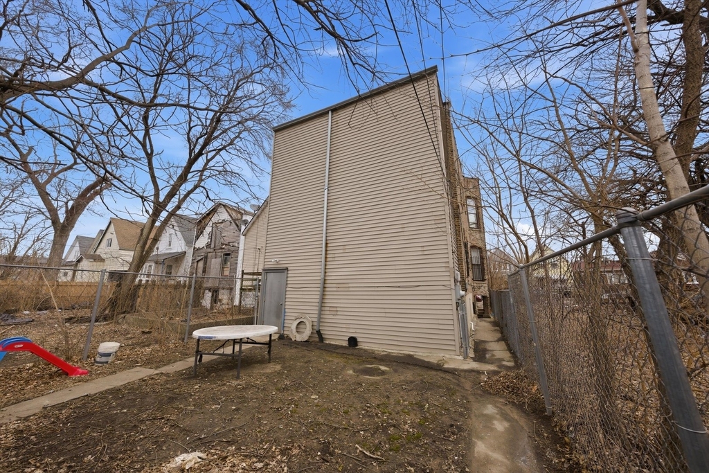 7242 S May Street - Photo 9