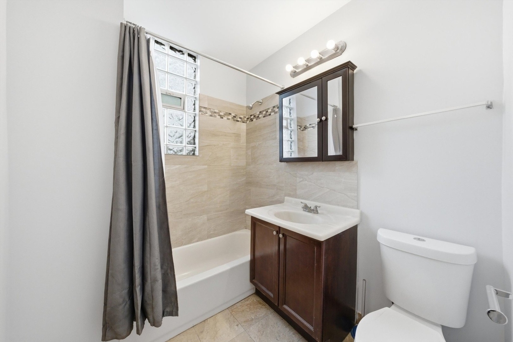 7242 S May Street - Photo 5