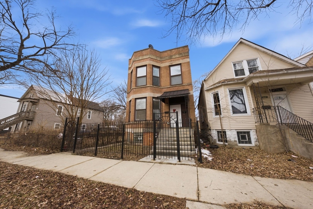 7242 S May Street - Photo 0