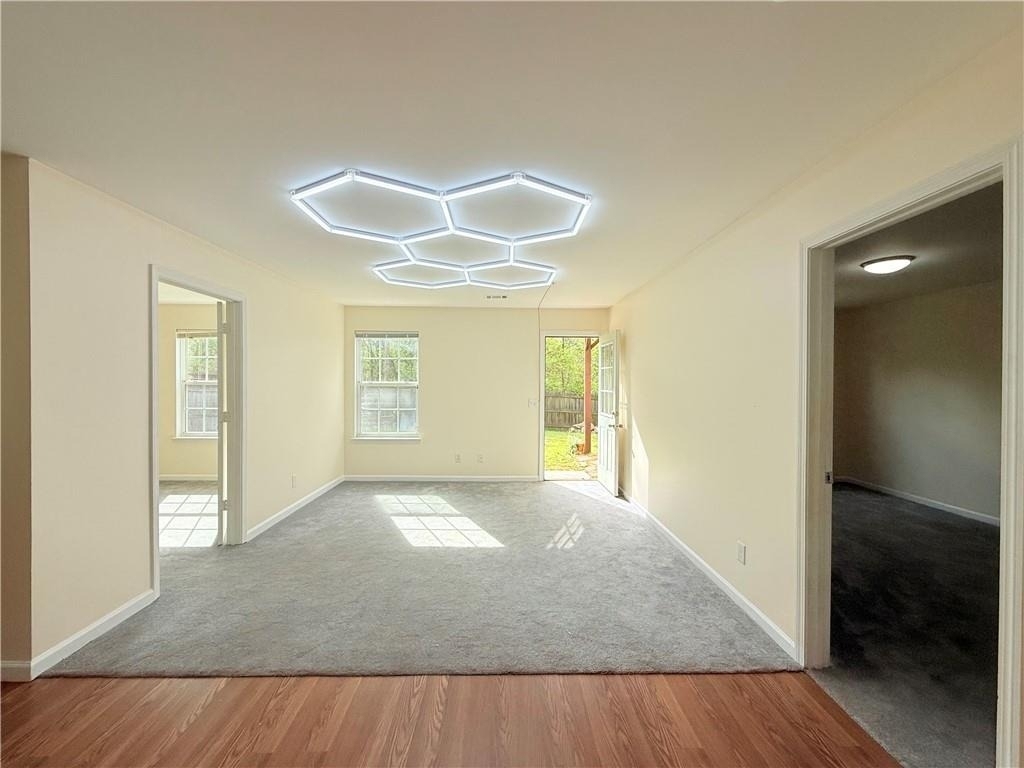 893 Hawthorn Lane - Photo 3