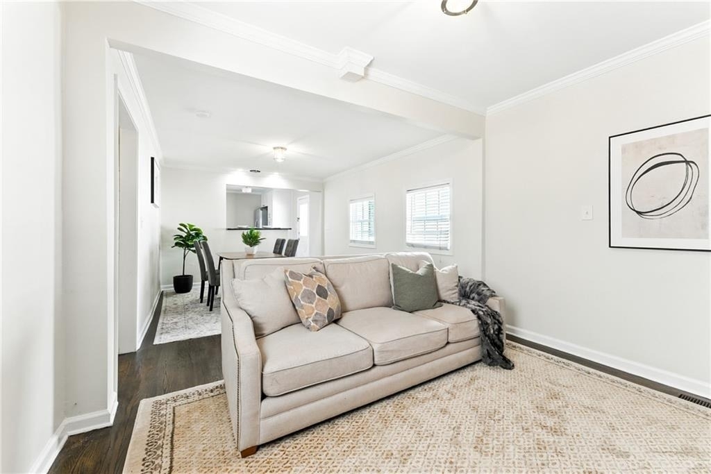 1411 Mercer Avenue - Photo 5