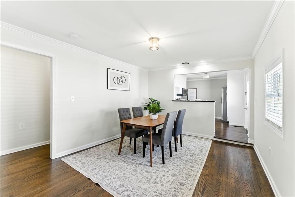 1411 Mercer Avenue - Photo 4