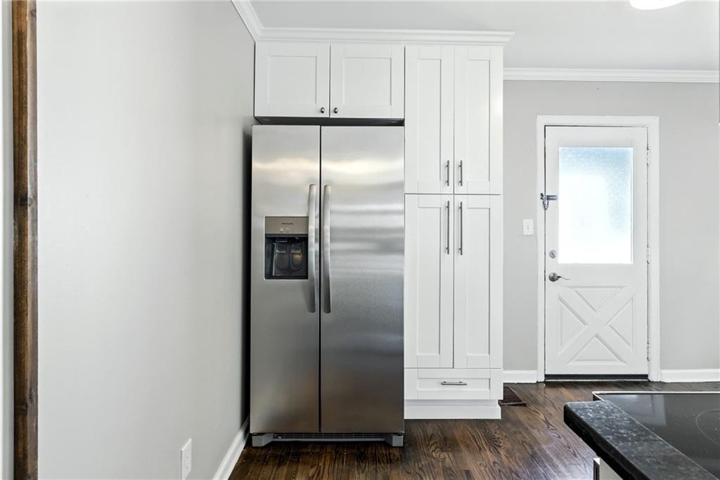 1411 Mercer Avenue - Photo 3