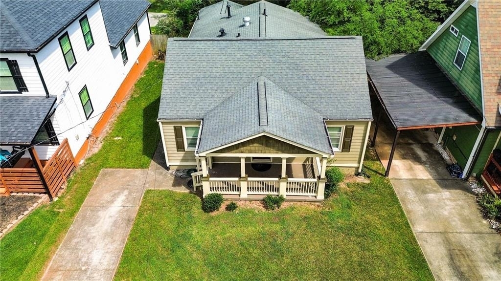 1411 Mercer Avenue - Photo 1