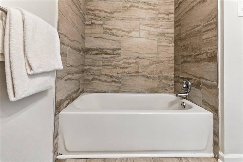 1411 Mercer Avenue - Photo 9