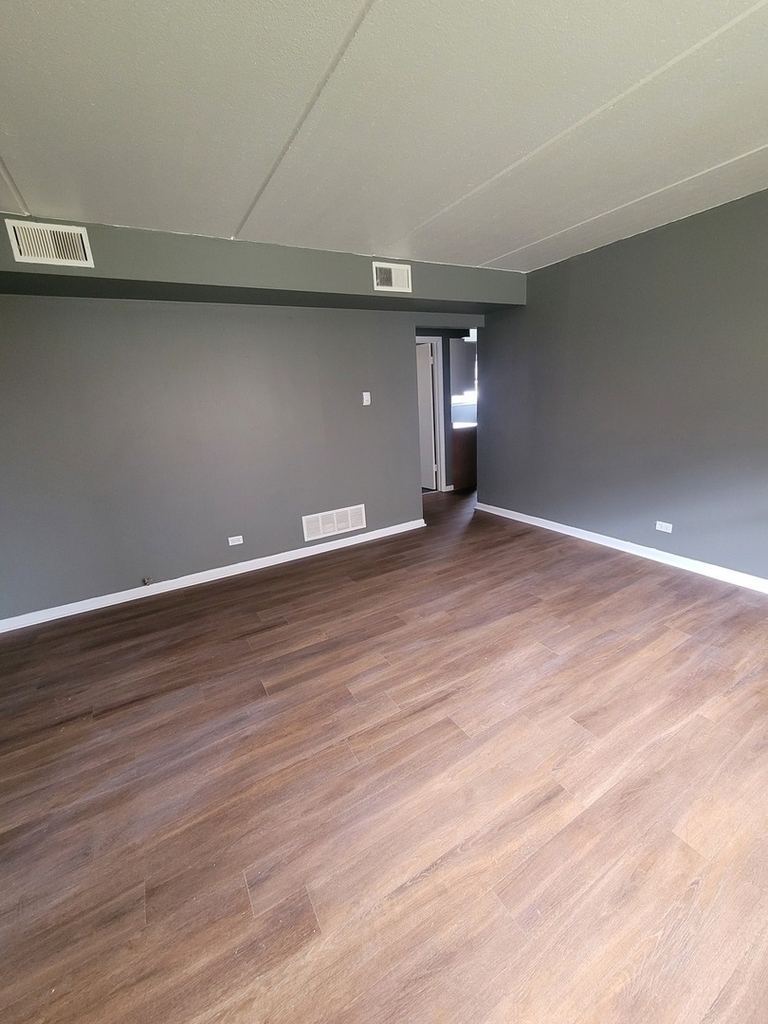14521 S Richmond Avenue - Photo 2