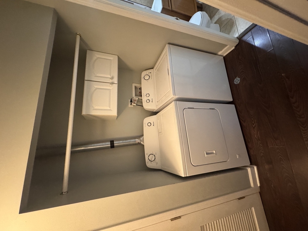 202 E Streamwood Boulevard - Photo 5