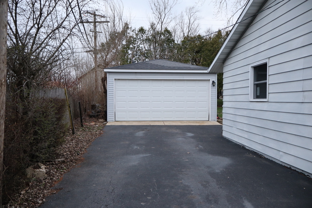 202 E Streamwood Boulevard - Photo 1