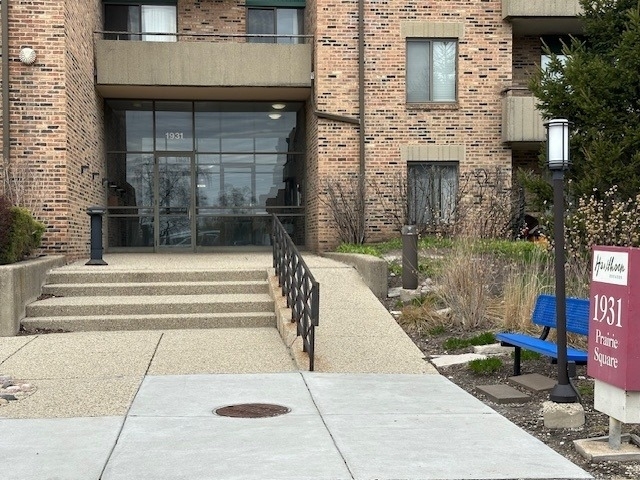 1931 Prairie Square - Photo 1