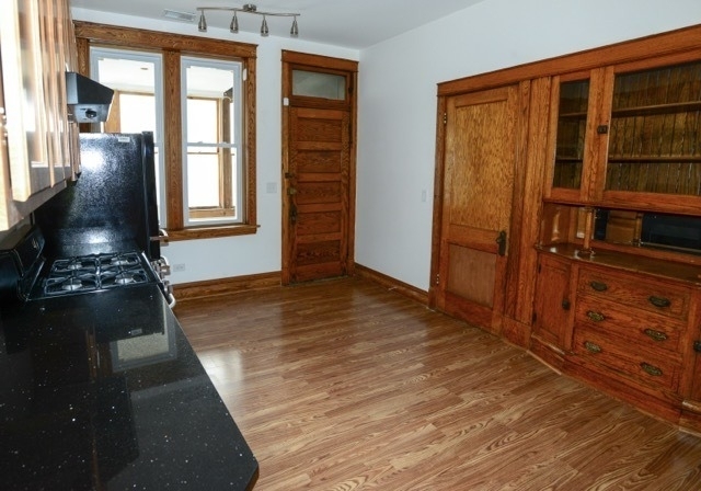 2318 S Marshall Boulevard - Photo 3