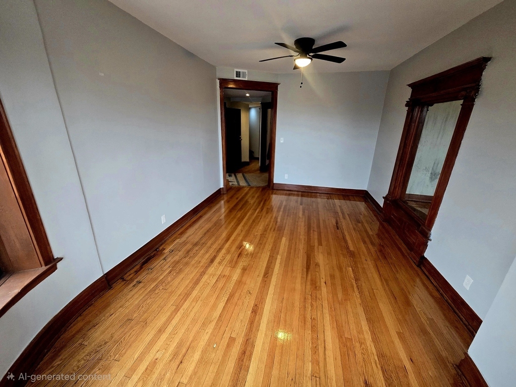 4939 S Vincennes Avenue - Photo 2