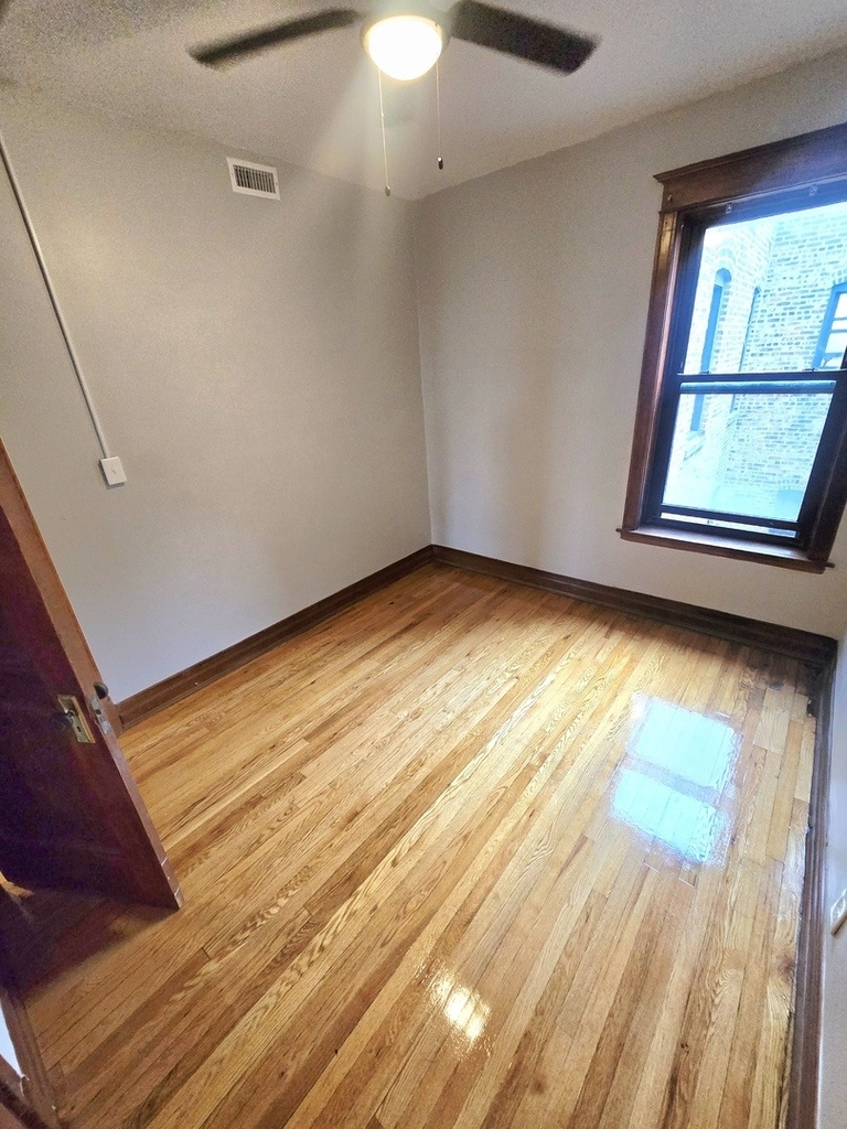 4939 S Vincennes Avenue - Photo 3