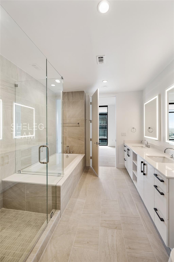 808 Crawford Street - Photo 2