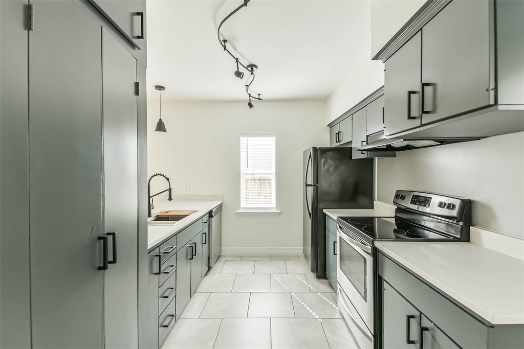 5922 Fairdale Lane - Photo 10