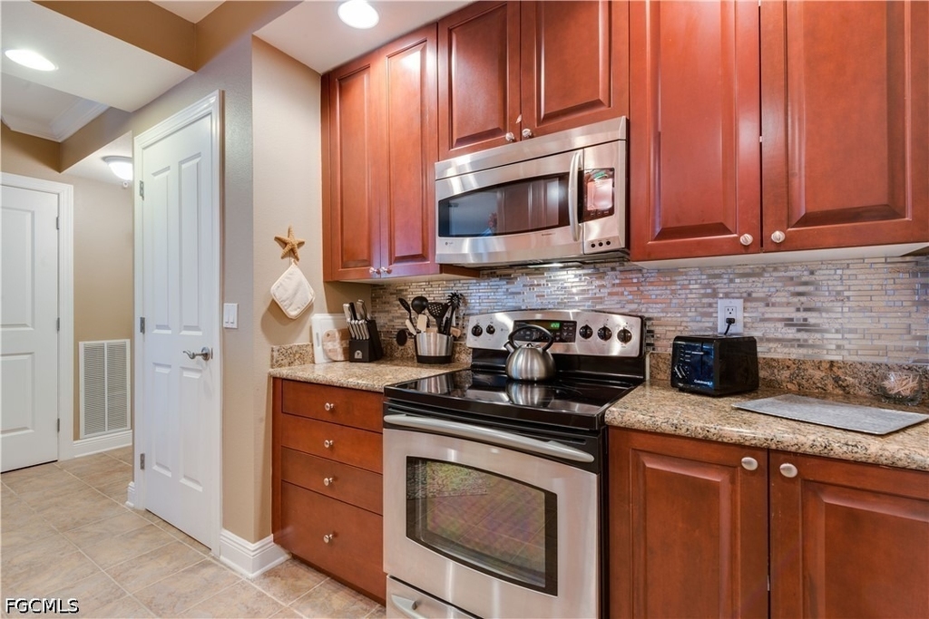 2825 Palm Beach Boulevard - Photo 9
