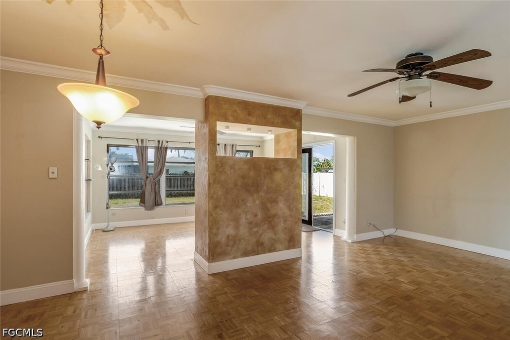 806 Entrada Drive N - Photo 7