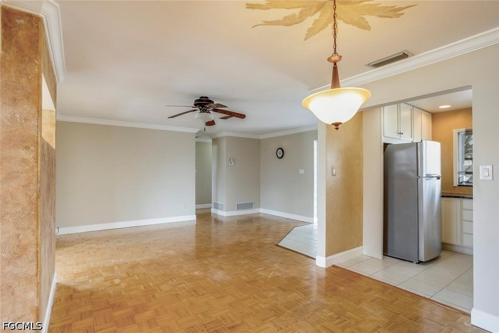806 Entrada Drive N - Photo 6
