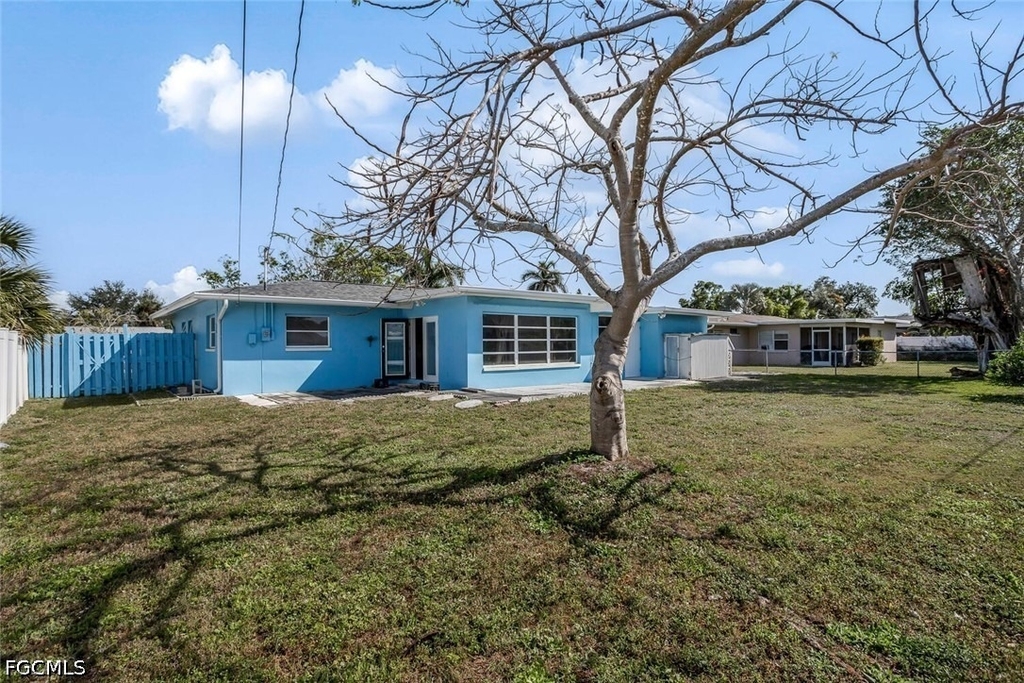 806 Entrada Drive N - Photo 17