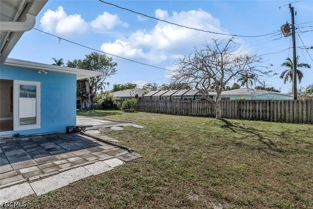806 Entrada Drive N - Photo 16