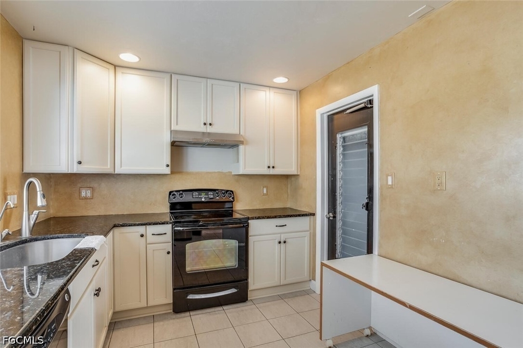 806 Entrada Drive N - Photo 8