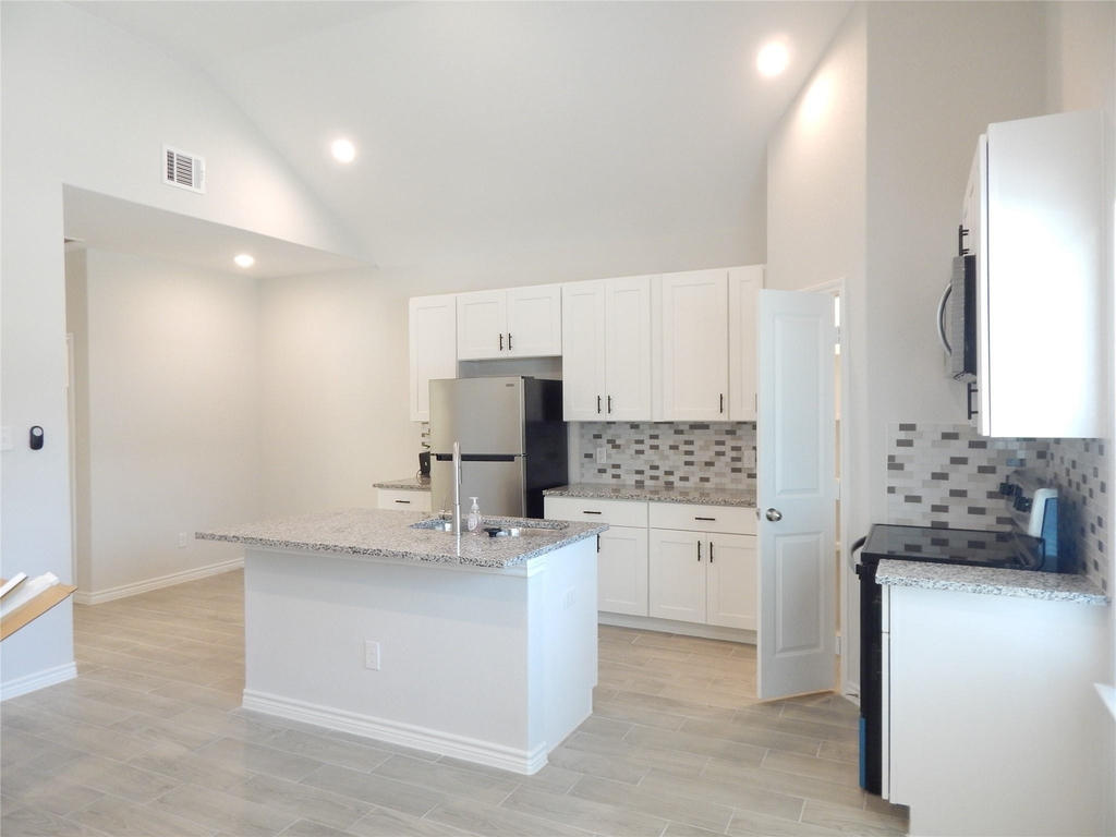 230 Northlawn - Photo 2