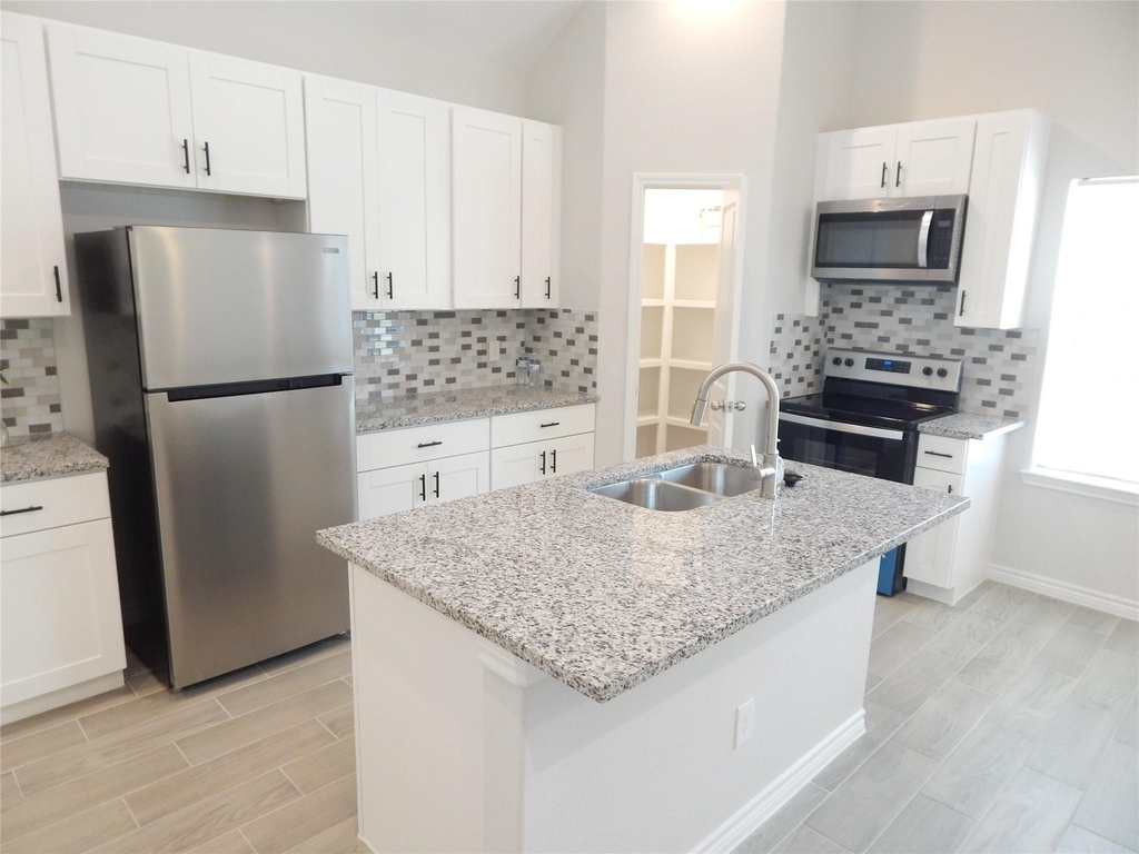 230 Northlawn - Photo 3